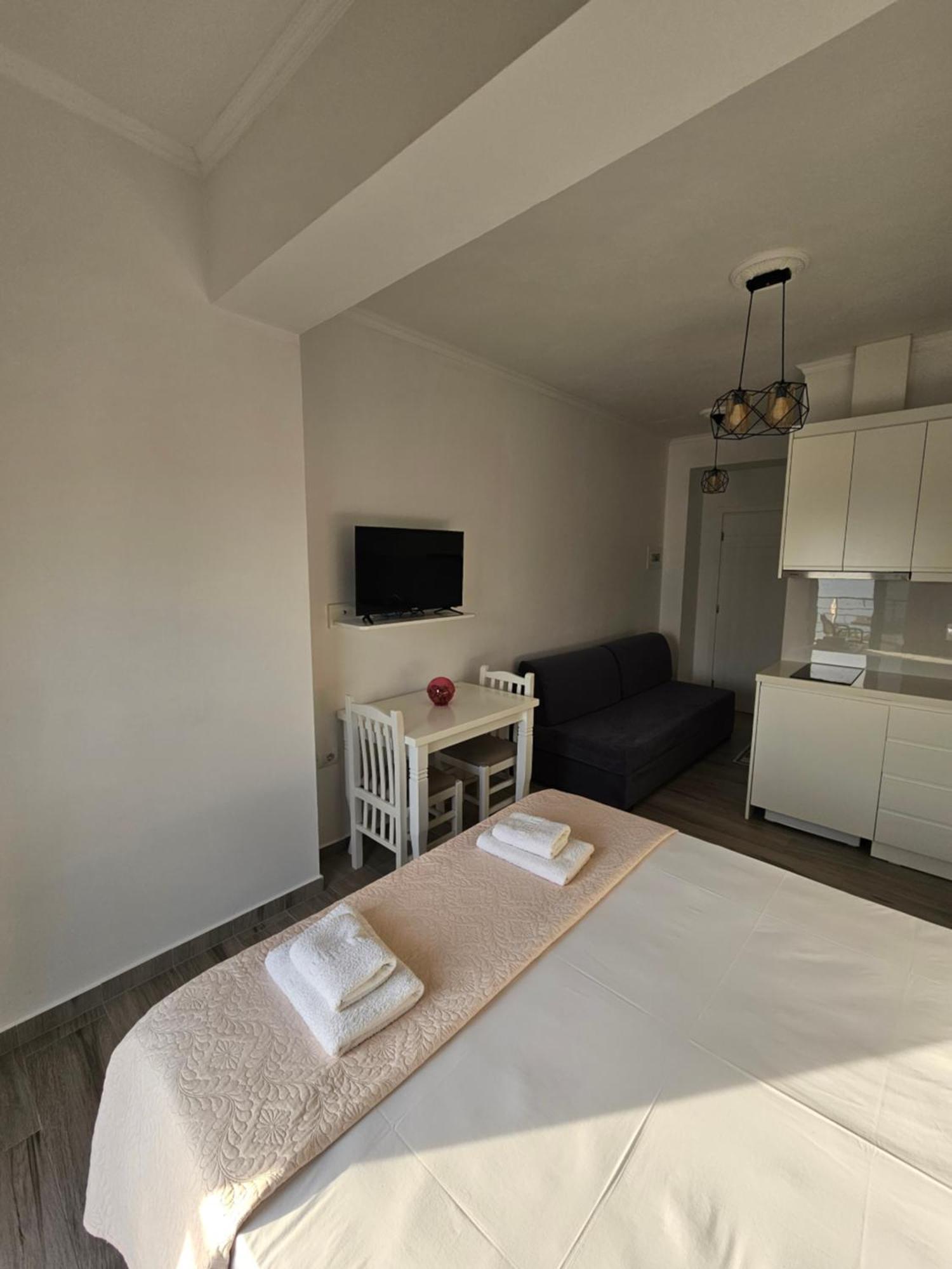 סרנדה Nora'S Guesthouse מראה חיצוני תמונה