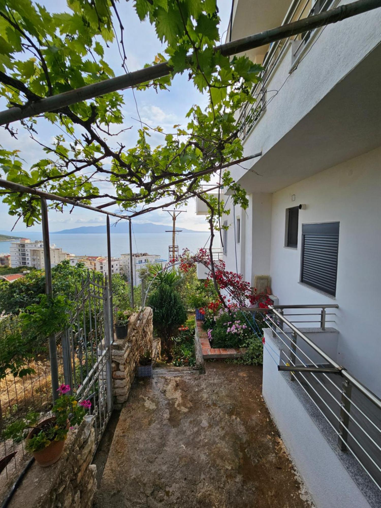 סרנדה Nora'S Guesthouse מראה חיצוני תמונה