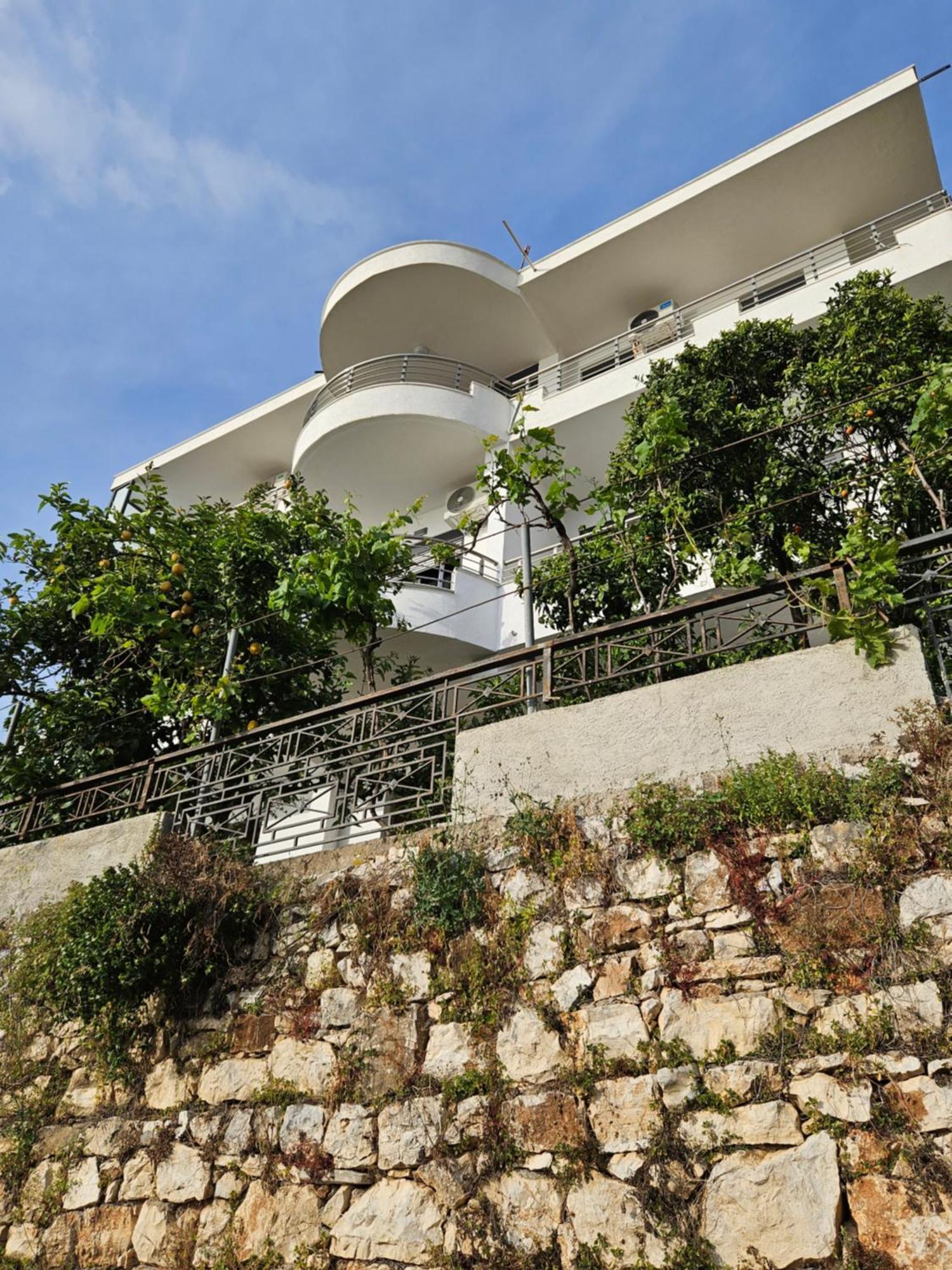 סרנדה Nora'S Guesthouse מראה חיצוני תמונה