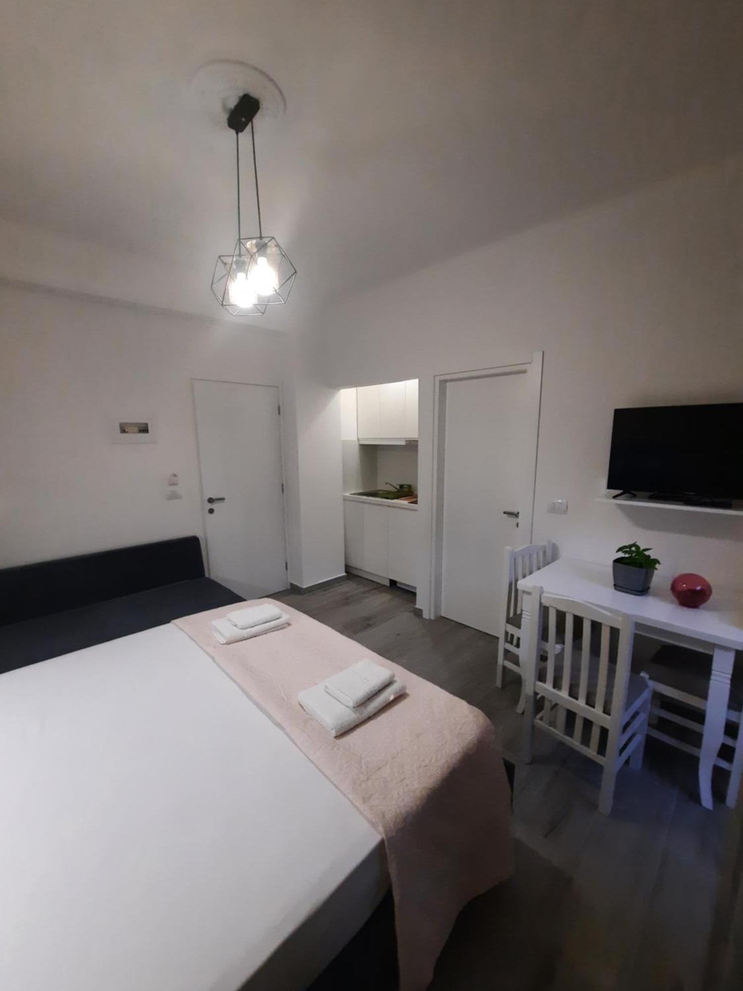 סרנדה Nora'S Guesthouse מראה חיצוני תמונה